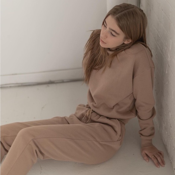 SOLD kindly her good days set in almodine (colour of first photo) - Picture 1 of 3